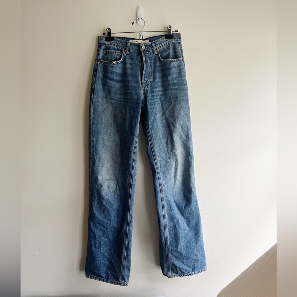 GRLFRND Denim Straight Leg Medium Wash 25